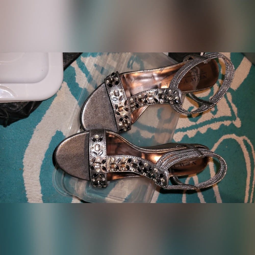 Women's shoes
